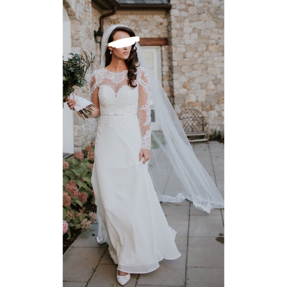 Maggie Soterro Vaughn Wedding Dress & Matching Veil